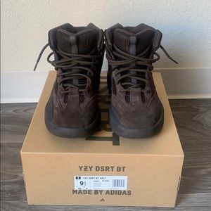 YEEZY (OIL) DESERT BOOTS BY ADIDAS SIZE 9 1/2